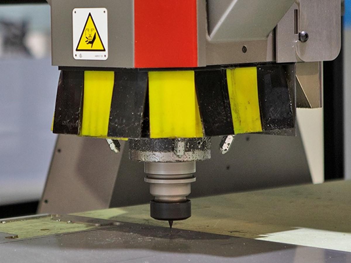 Professional CNC Milling Machines vs Hobby Machines